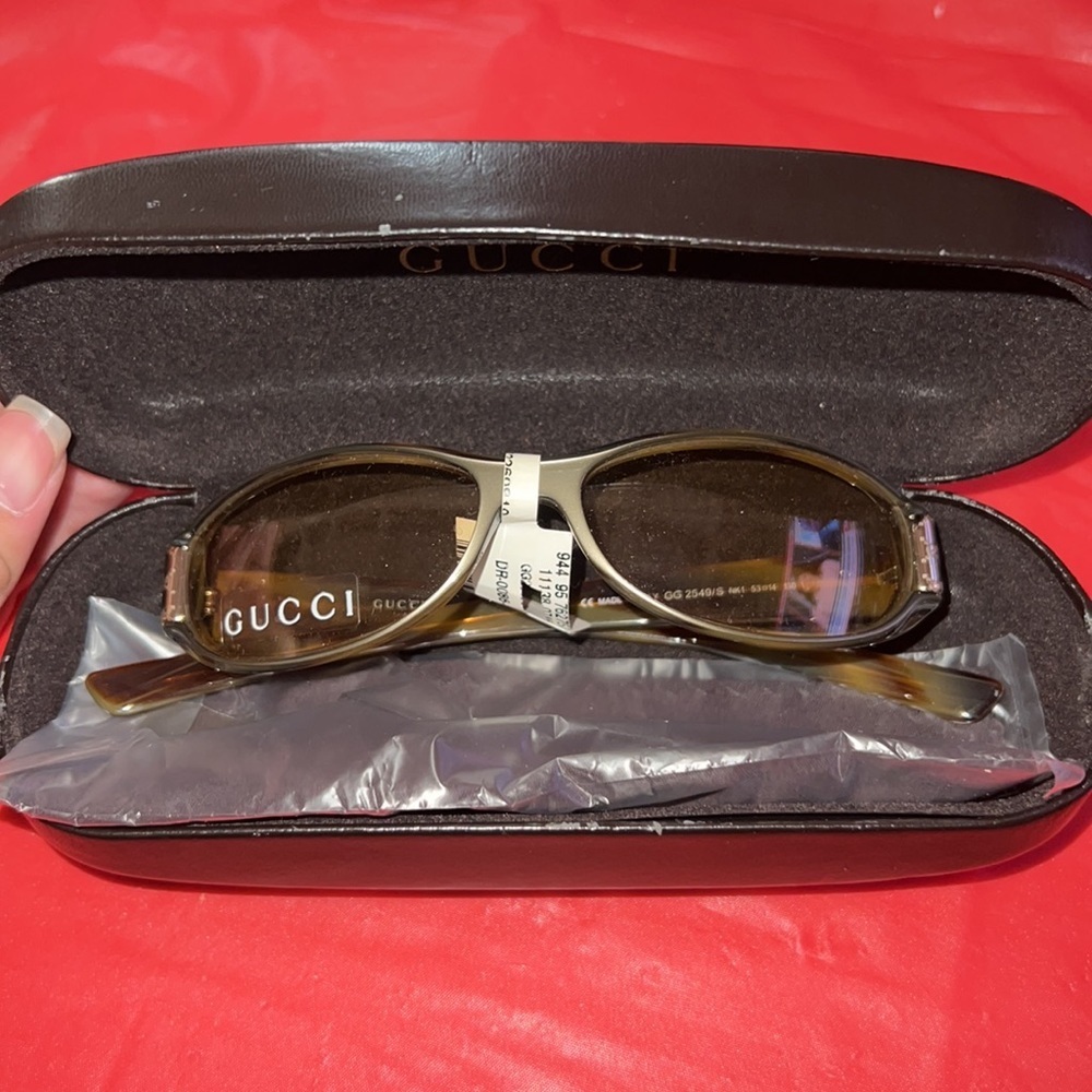 New vintage Gucci sunglasses with case - Picture 9 of 9